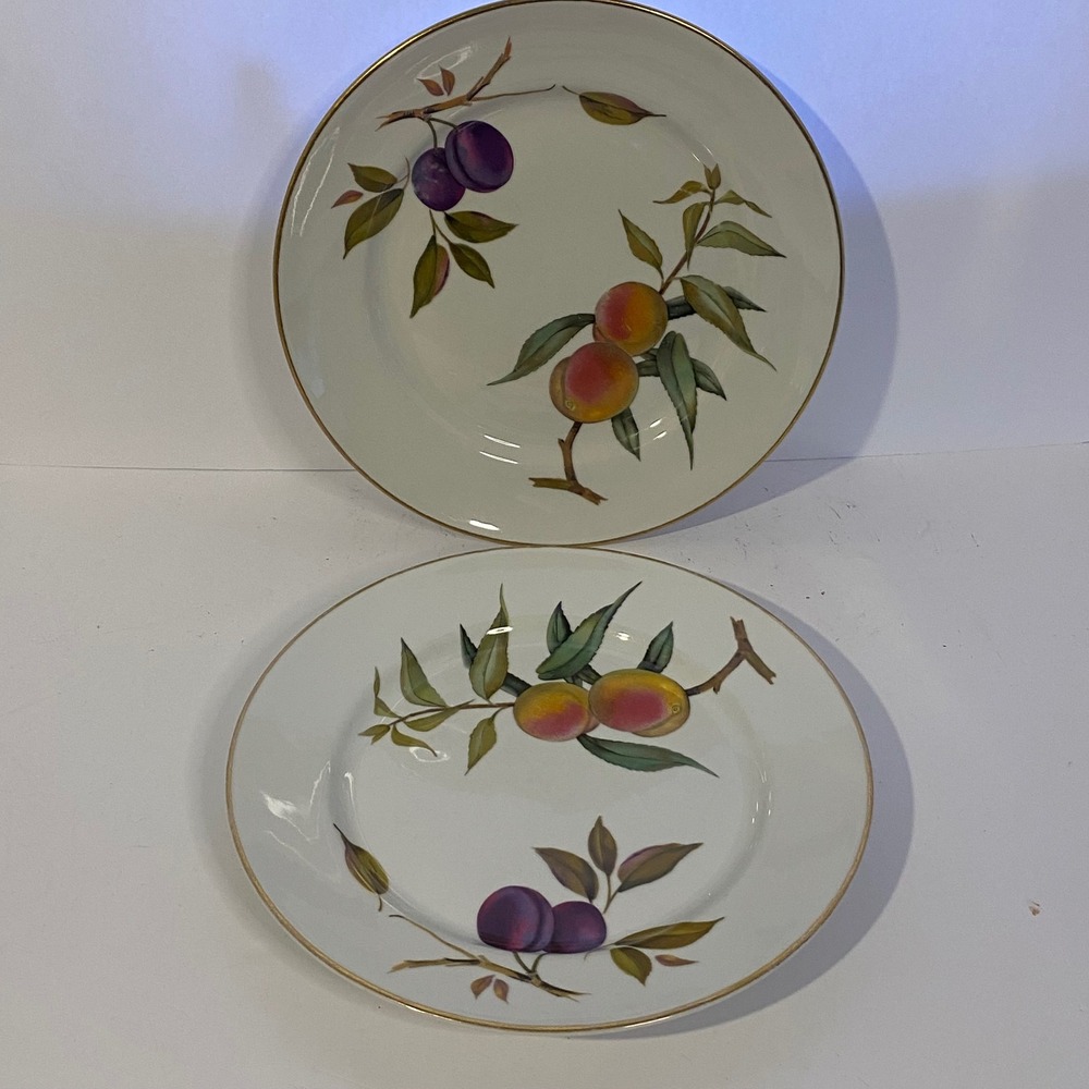 Royal Worcester Evesham Gold Dinner Plates 2pc White Gold Excellent Fruit Motif